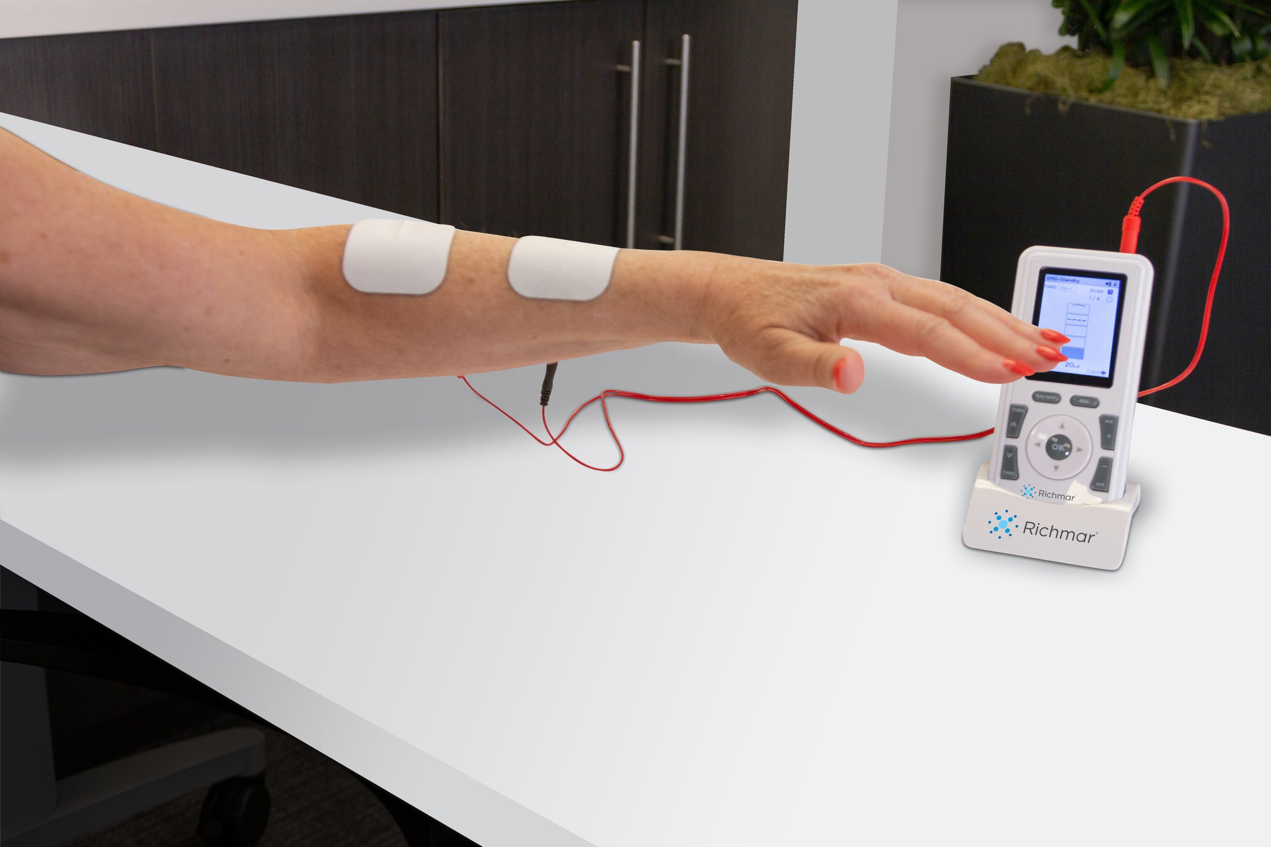 Electroterapia Clínica EMG Pro® (Biofeedback,NMES,TENS,ETS)